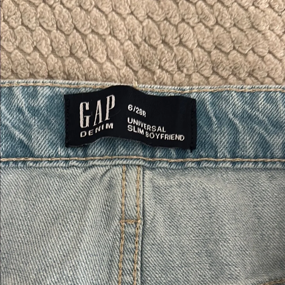 GAP Universal Slim Boyfriend Jeans with Classic Wash - Picture 4 of 8